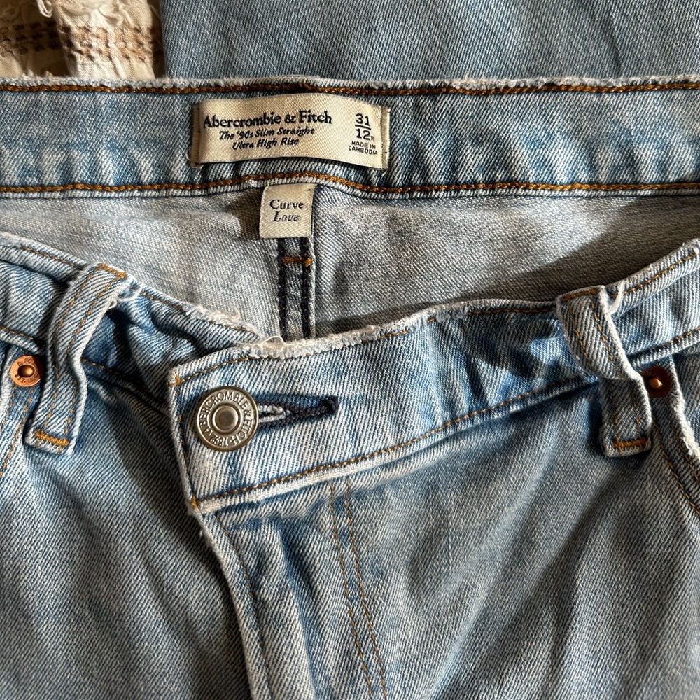 Women’s Abercrombie & Fitch Ultra High Rise 90’s Slim Straight Curve Love Jeans